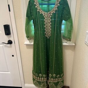 Agha Noor inspired dress with matching duppatta and churidar Pajama.